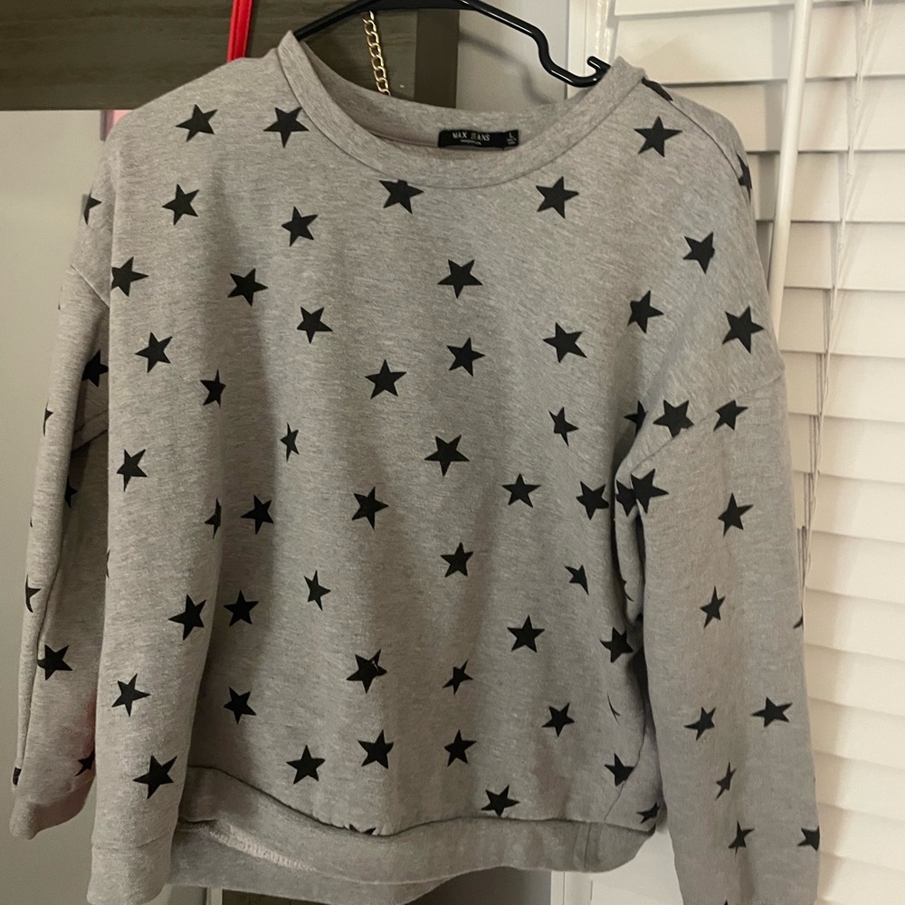 Selling These 2 Star Long Sleeves Together. Large & Xs